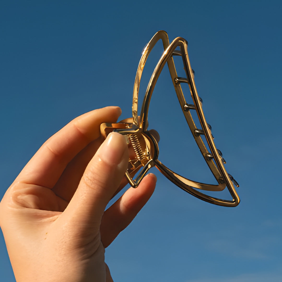 The Flutter Claw Clip