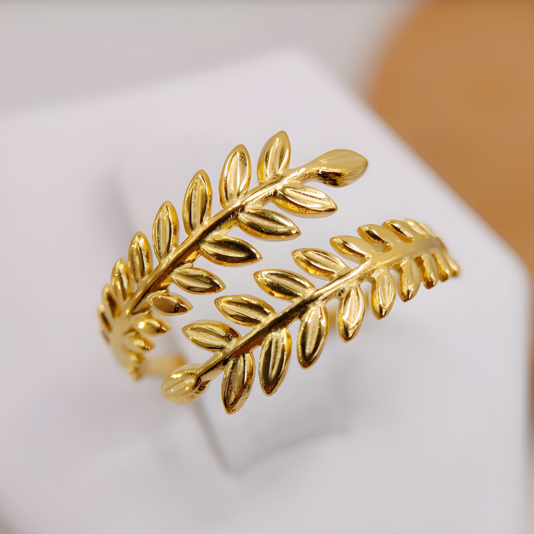 The Laurel Ring