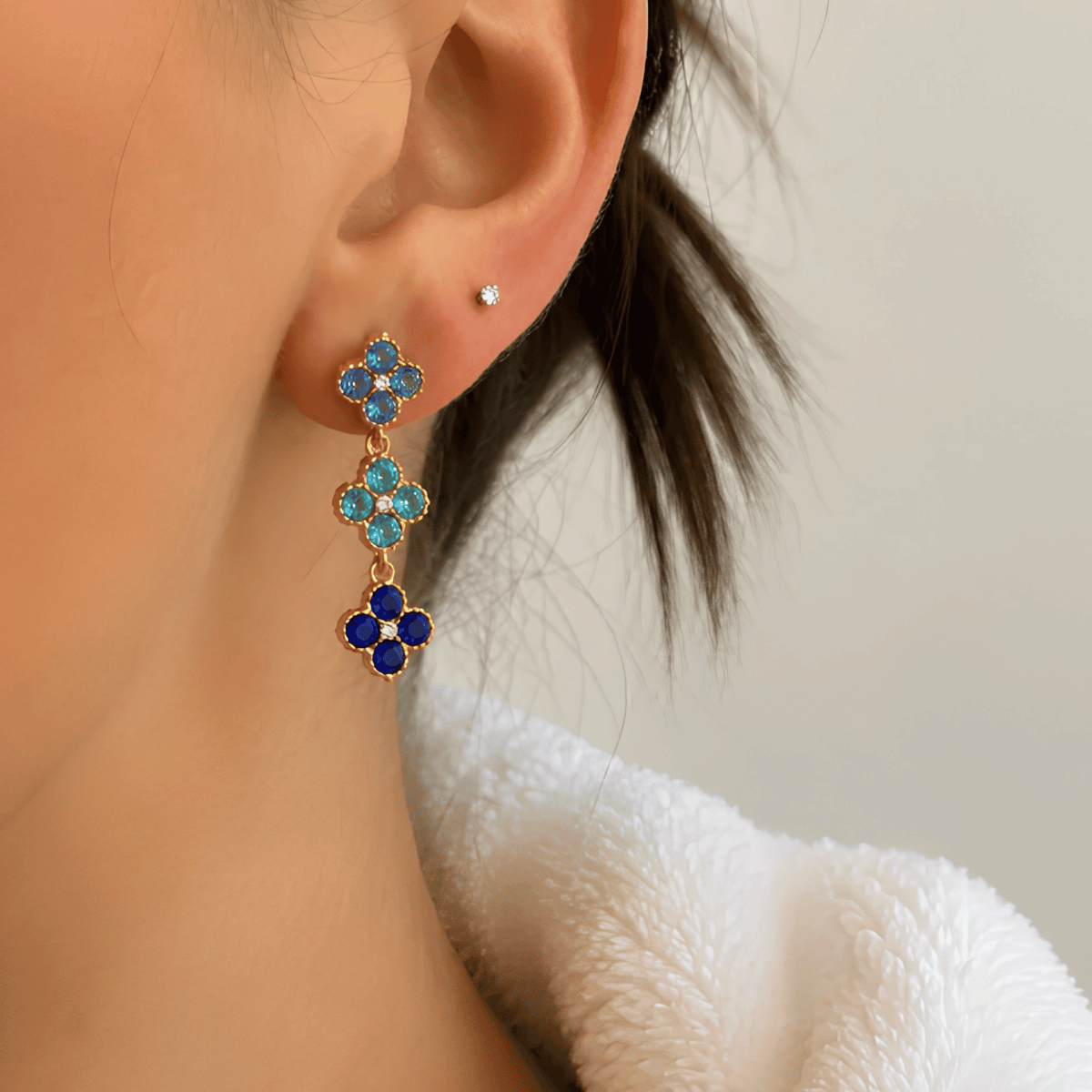 Gradient Blue Clover Drop Earrings