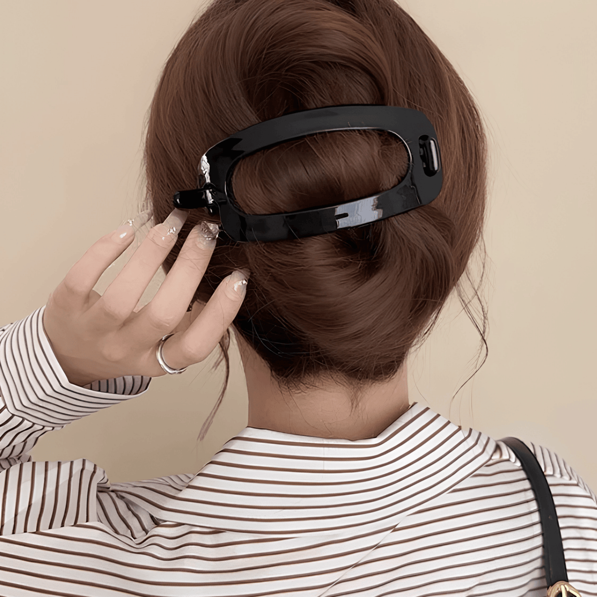 Oval Loop French Clip