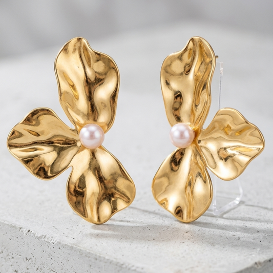 The Gilded Petal & Pearl Stud