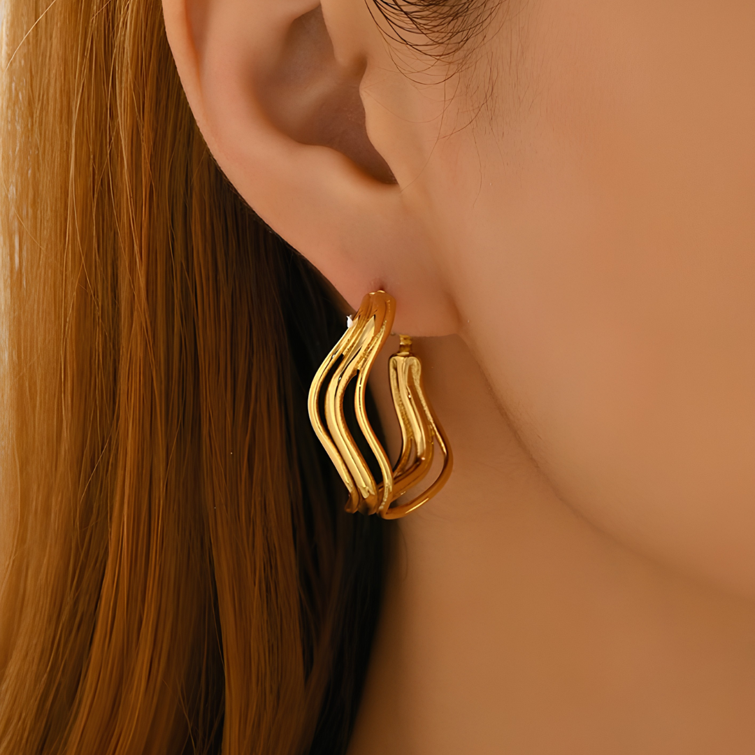 The Serpentine Layered Hoop