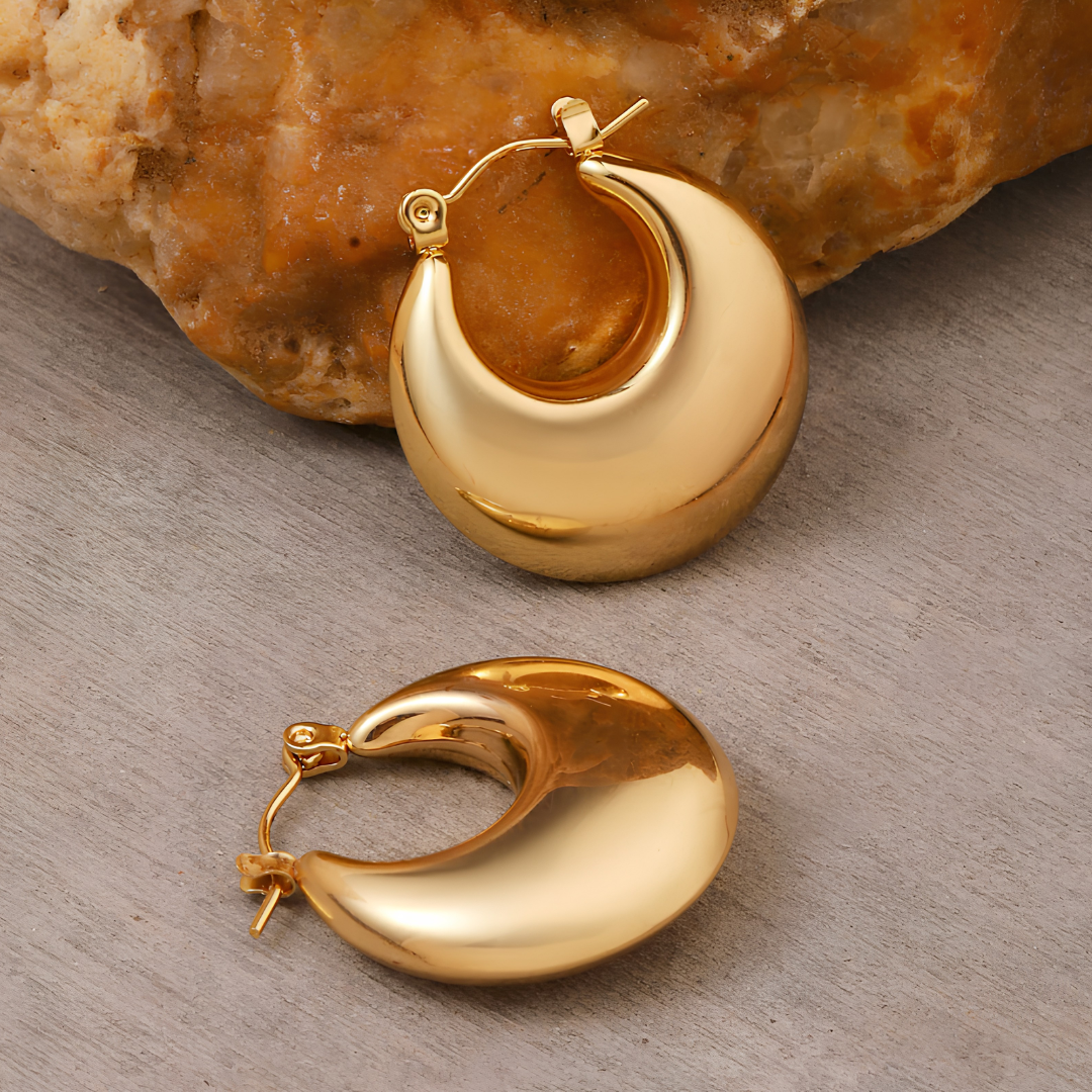 The Horizon Crescent Hoop