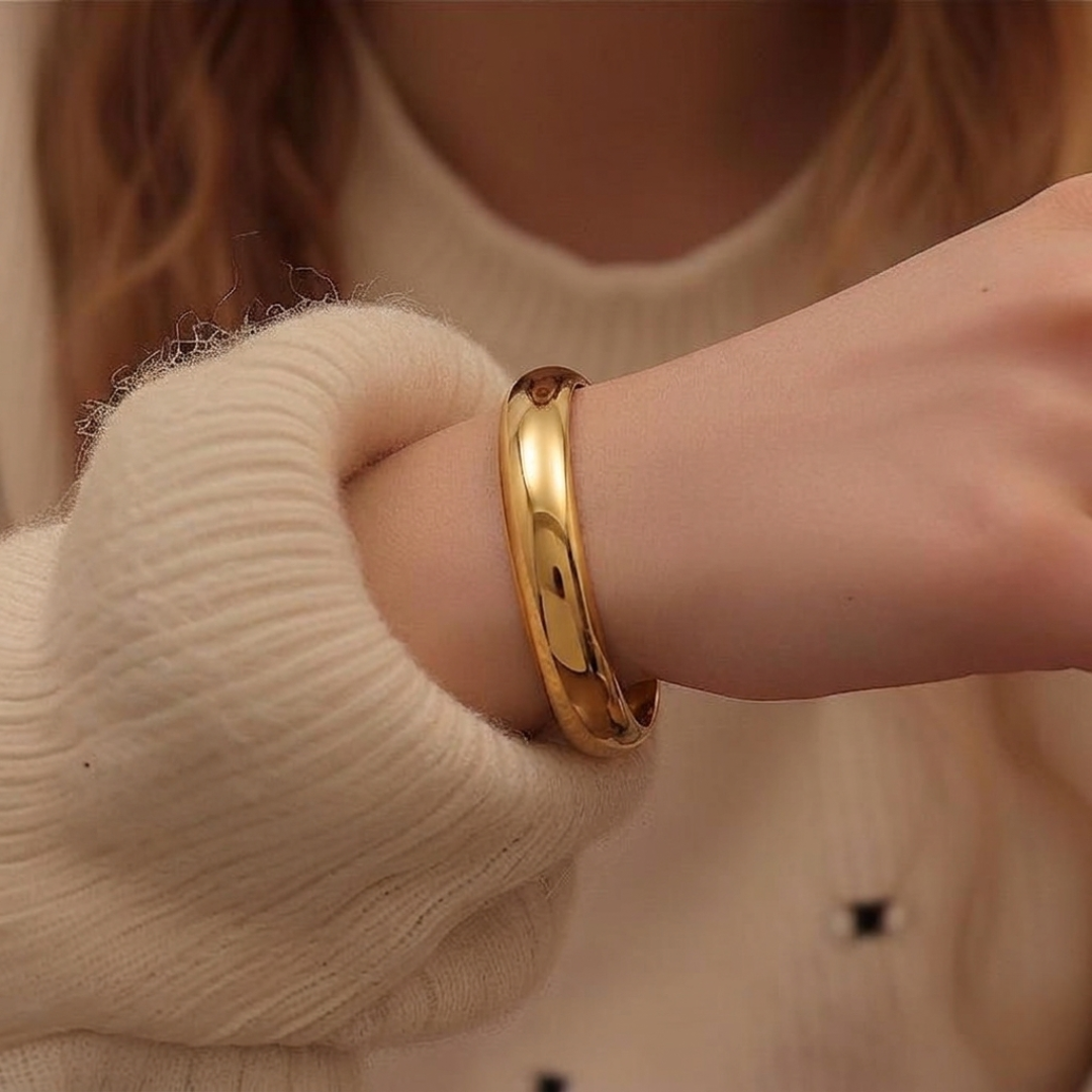 The Essential Gold Sphere Bangle