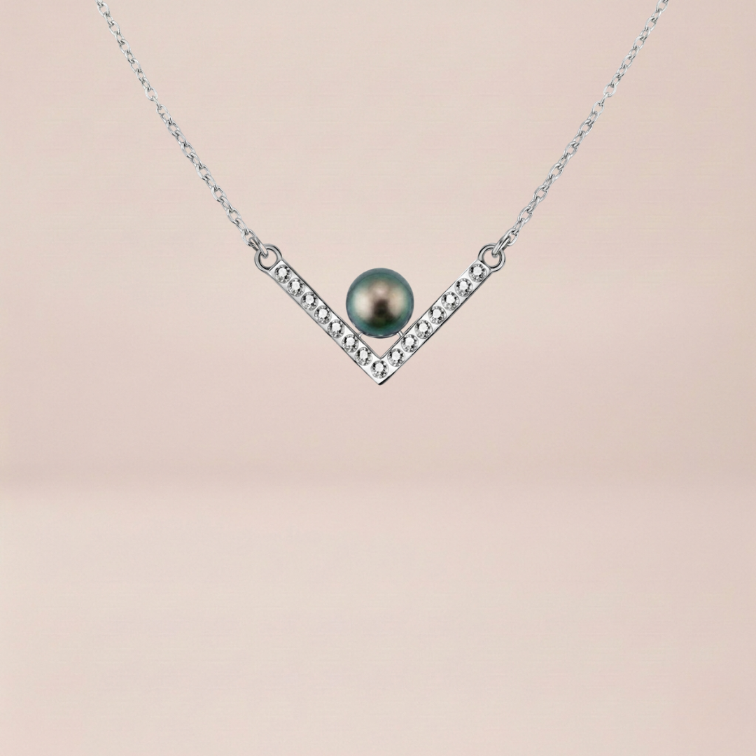 The Modern V-Pearl Drop