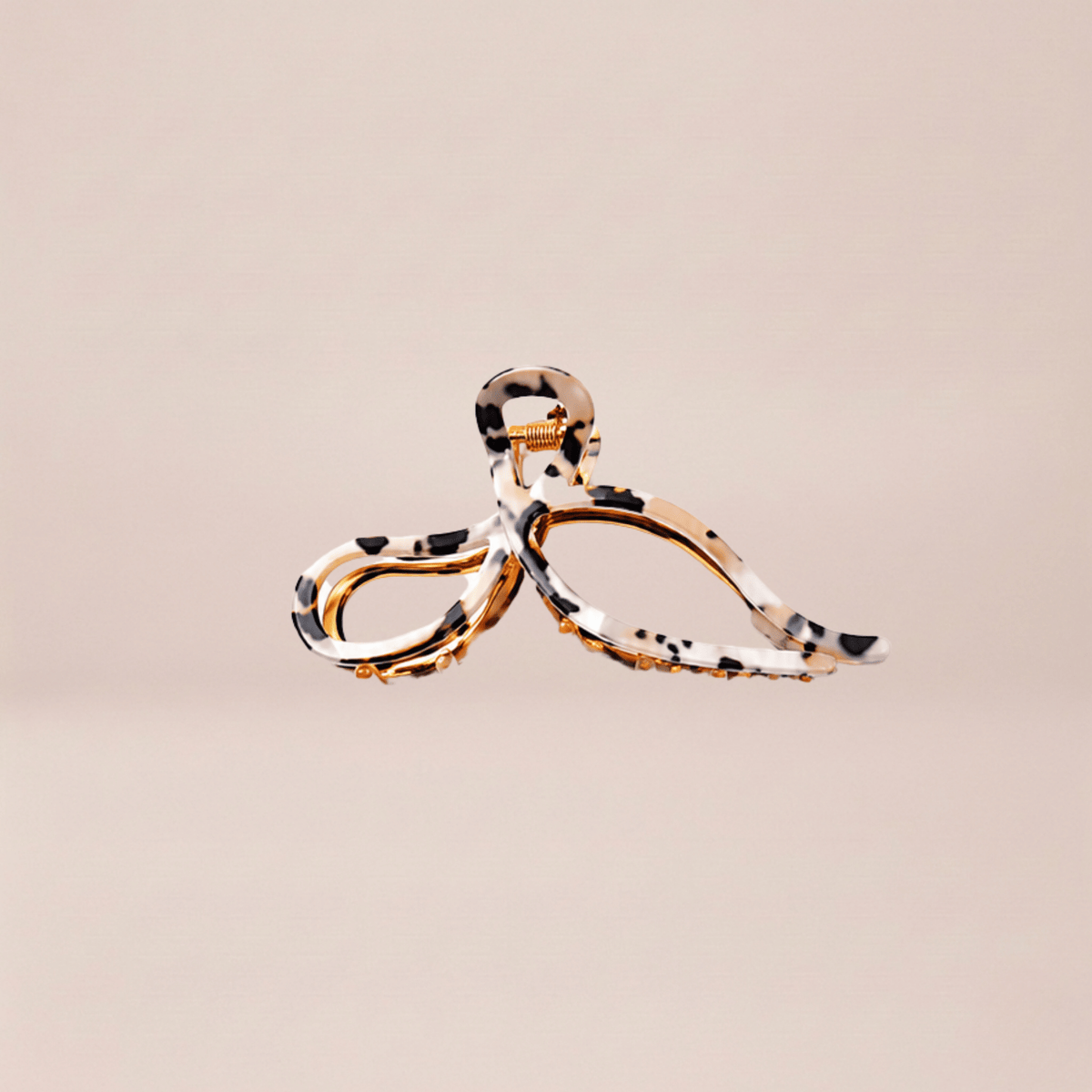 Sculptural Ribbon Claw Clip
