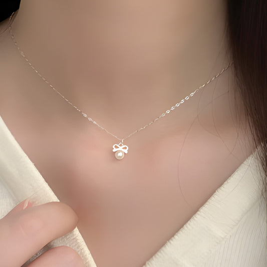 The Pearl Kiss Necklace