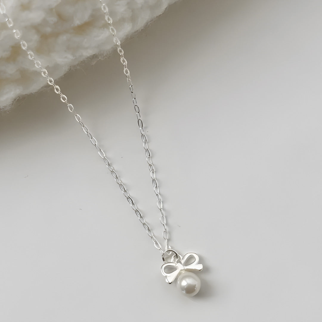 The Pearl Kiss Necklace