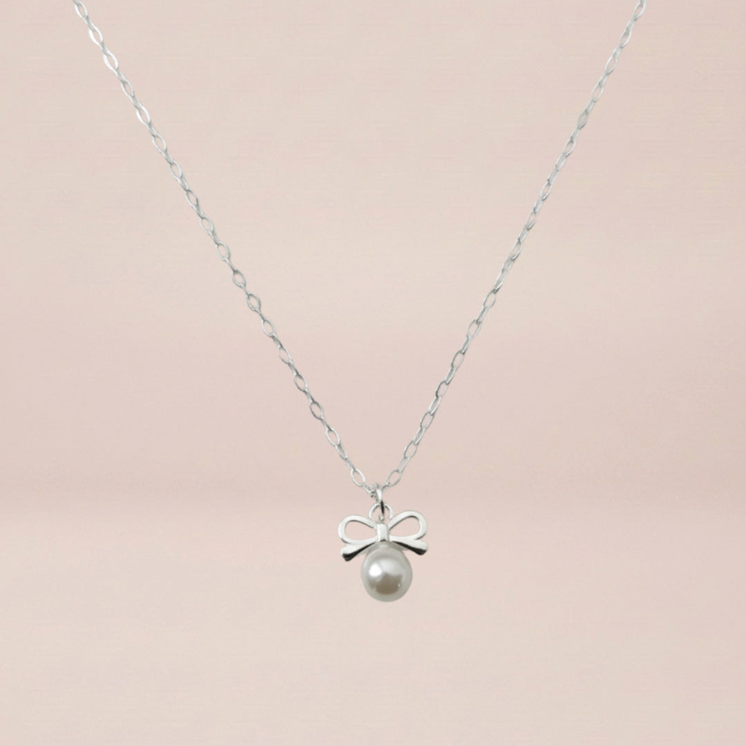 The Pearl Kiss Necklace