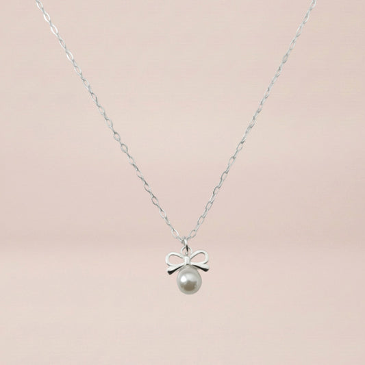 The Pearl Kiss Necklace