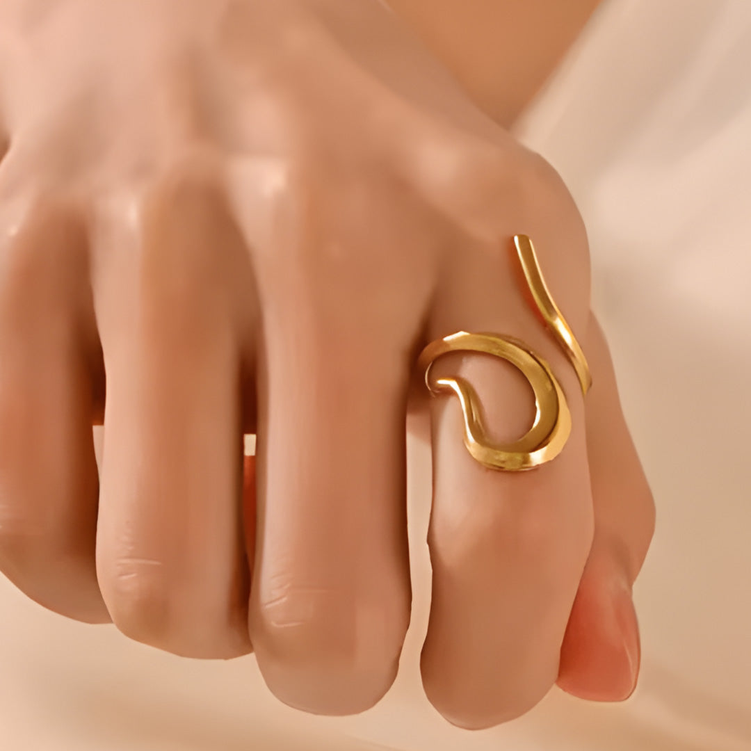 The Serpentine Spiral Ring